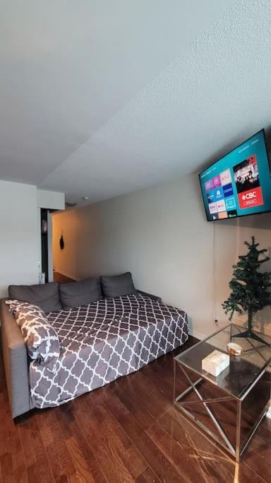 Cn Tower View With Free Parking, Pool, & More Amenities Toronto Luaran gambar